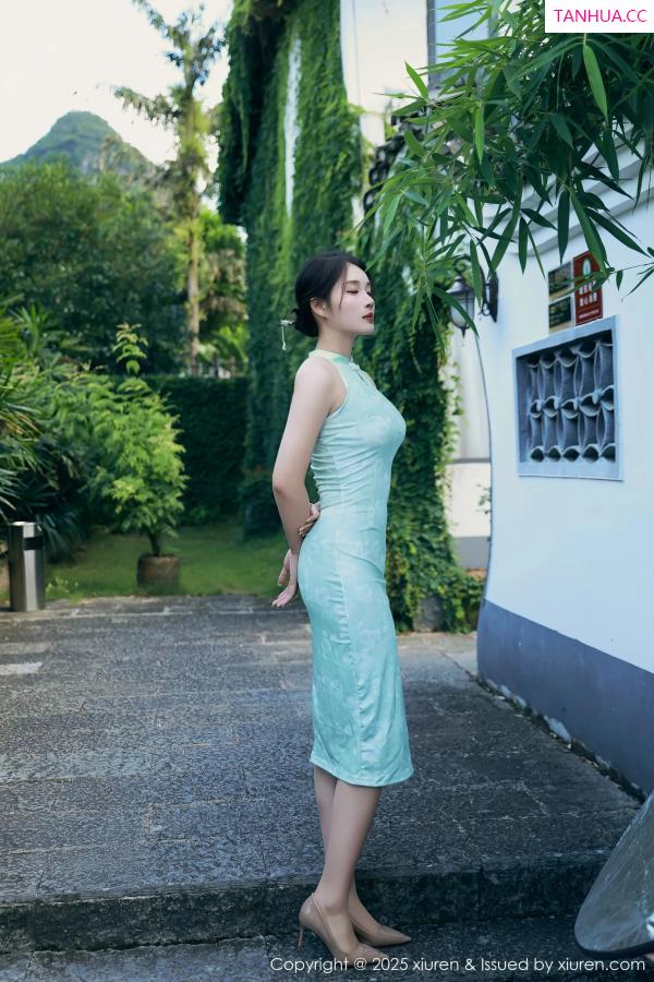   [XiuRen]高清写真图 2025.07.11 No.10538 南乔 绿色旗袍第3张图片